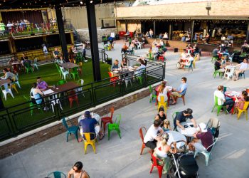 Outdoor dining in Chicago: Restaurants with patios, rooftops, and more