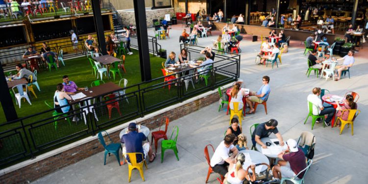 Outdoor dining in Chicago: Restaurants with patios, rooftops, and more
