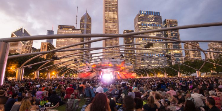 Enjoy free theatre events in Chicago all summer long