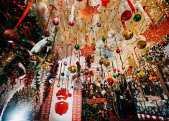 10 holiday pop-up bars and experiences in Chicago