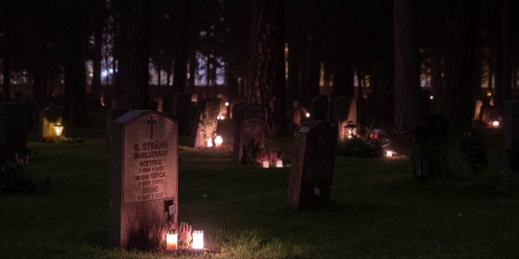 Unveiling the Spooky Charms of Chicago: A Guide to Halloween Haunts